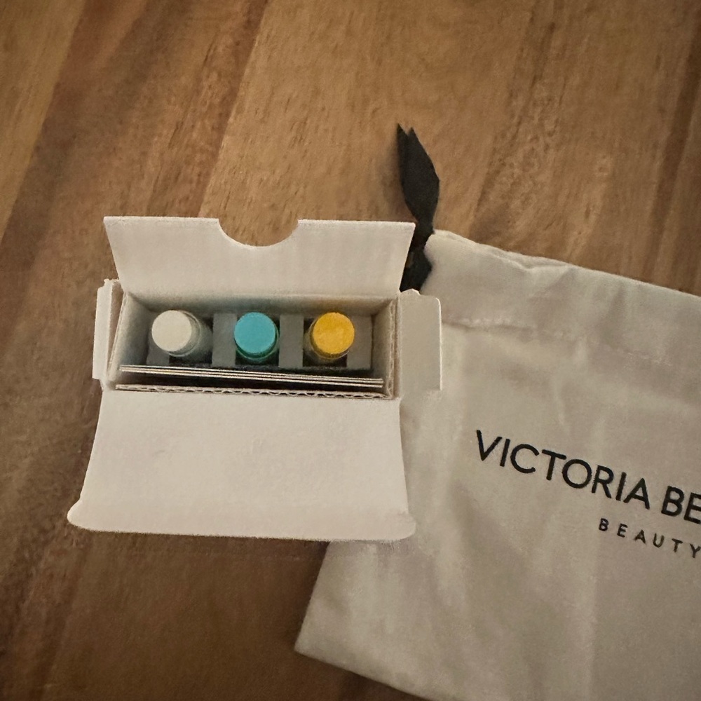 Victoria Beckham fragrance discovery set and pouch